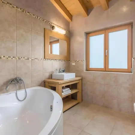 Gemuetliches In بيت للعطل Juršići